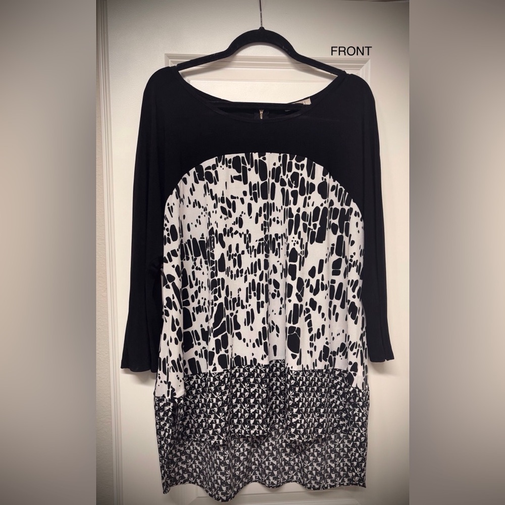 Roz & Ali sz 2X Cute!  Black & White Patterned Blouse lightweight/wrinkle free!